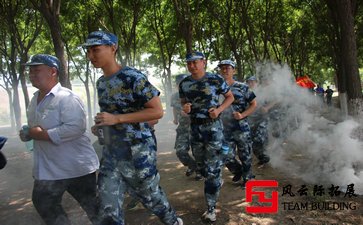 軍訓(xùn)，點(diǎn)開無悔的記憶