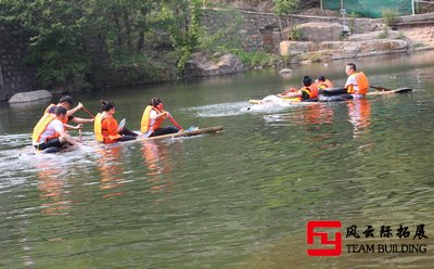 開展“弘揚(yáng)高尚師德、勇做育才先鋒”拓展訓(xùn)練活動(dòng)