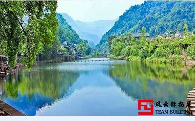 成都周邊團(tuán)建好去處，這個(gè)700年高廟古鎮(zhèn)值得一去!