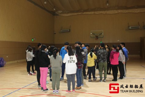 團隊拓展訓(xùn)練活動圖片