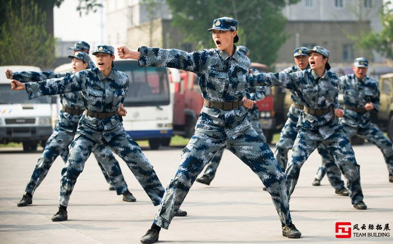 大學(xué)生軍訓(xùn)