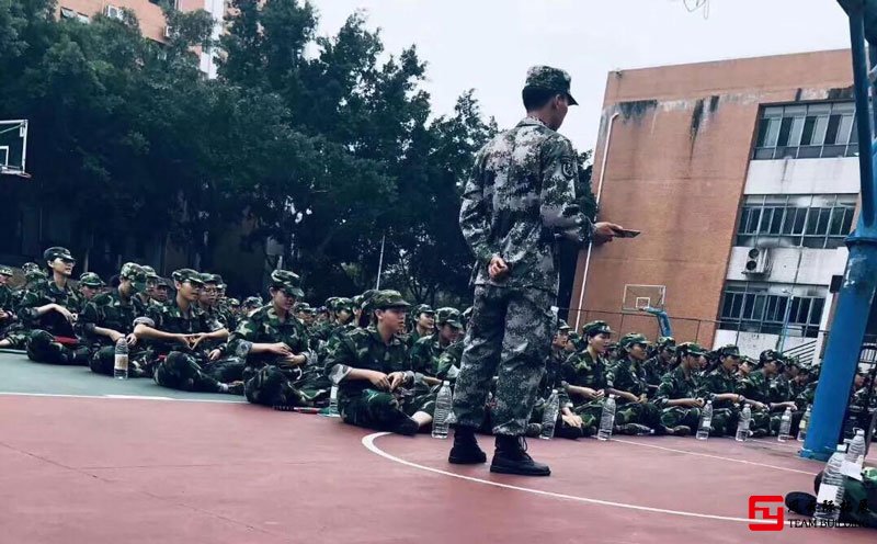 大學生軍訓