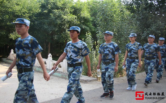 走進軍訓(xùn)感悟人生
