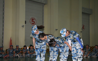 軍訓(xùn)團(tuán)隊(duì)精神感悟